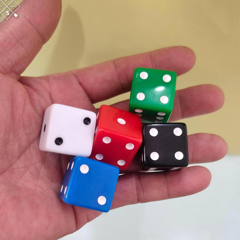 D6 مكعبات النرد المربعة 25 ملل - مراجعة Party Games App وسعره