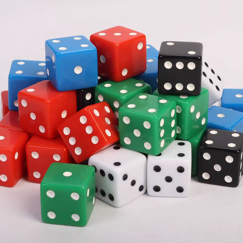 D6 مكعبات النرد المربعة 25 ملل - مراجعة Party Games App وسعره